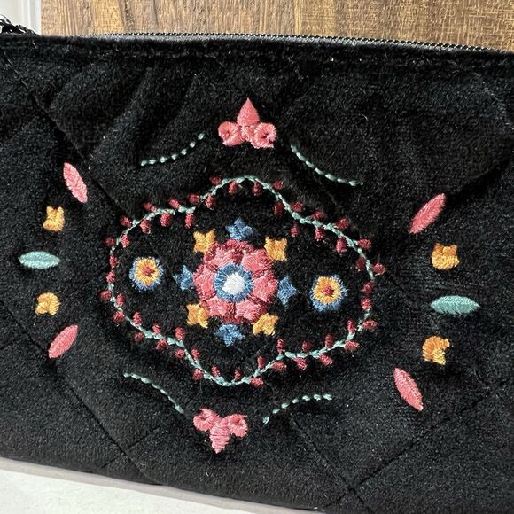 Vera Bradley Black Velvet Winter Ornaments Clip & Zip Mini Pouch Embroidered New - Picture 3 of 8